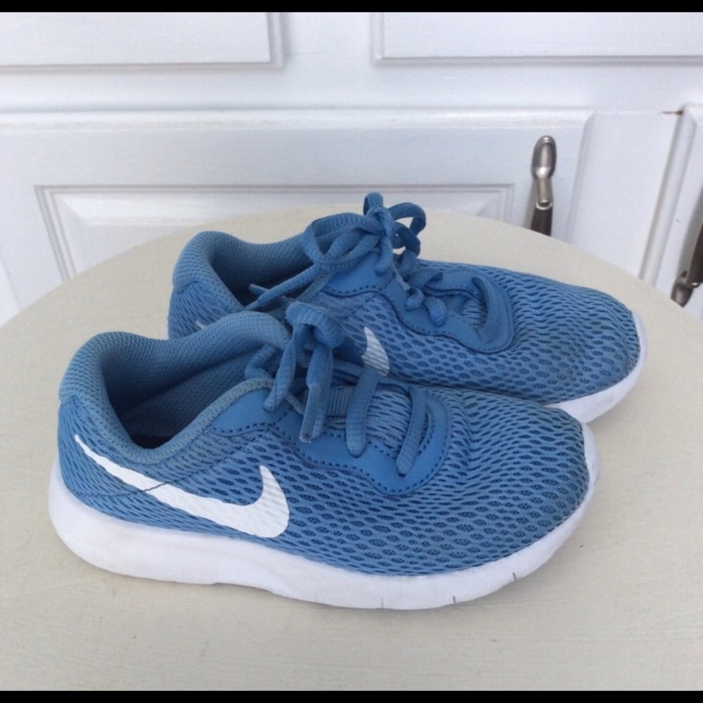 Girls Nike shoes